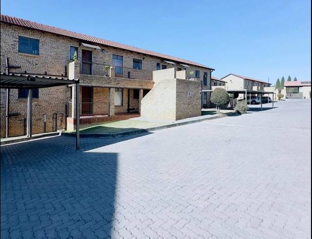 2 BEDROOM APARTMENT FOR SALE IN HONEYDEW GROVE